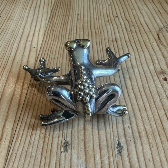 Vintage sterling silver and gold plated tree frog pin - Picture 2 of 3
